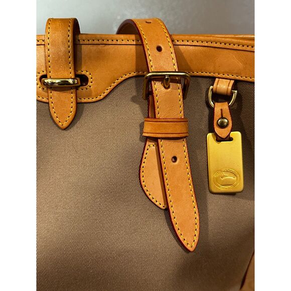 Vintage Dooney & Bourke Cabriolet Bucket Bag EUC - Picture 3 of 10